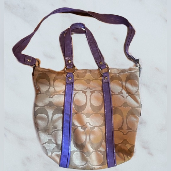 💜Certified Authentic💜 Coach Poppy Daisy Signature Tote Purple / Khaki 🔥EUC🔥 - Picture 4 of 8